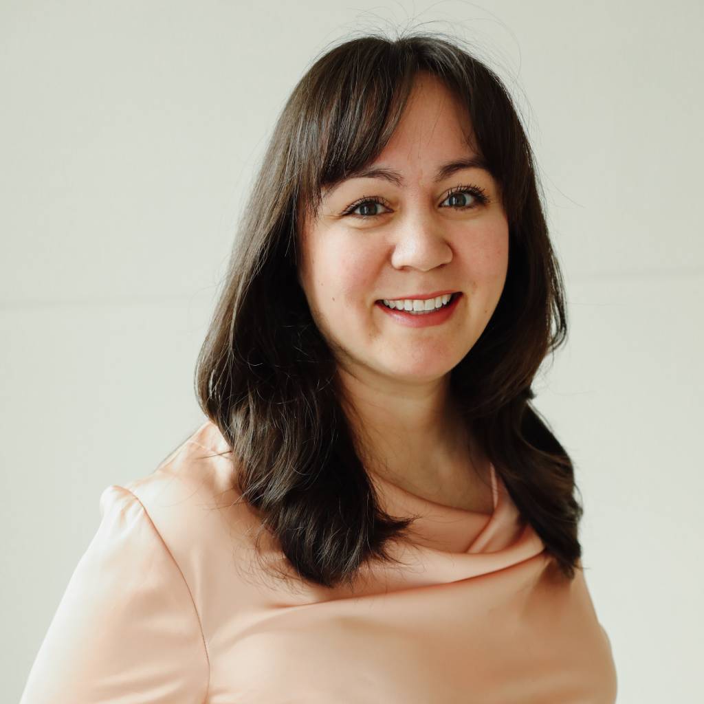 Jennifer Gerth Professional Headshot